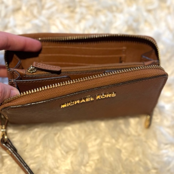 Michael Kors Leather Wristlet Wallet - Picture 2 of 4